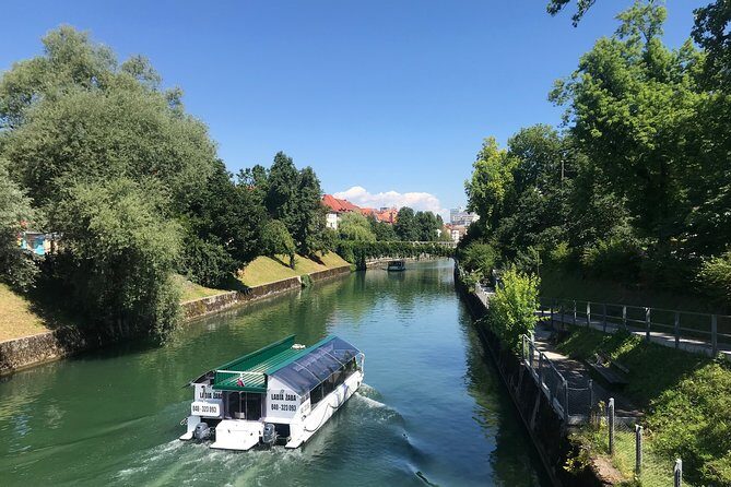 City Tour of Ljubljana - Open-air market time: souvenirs without the stress