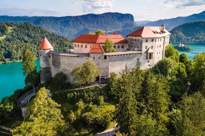 Day Tour to Lake Bled from Ljubljana - Lake Bled lakeshore time: enough wandering, not too much waiting