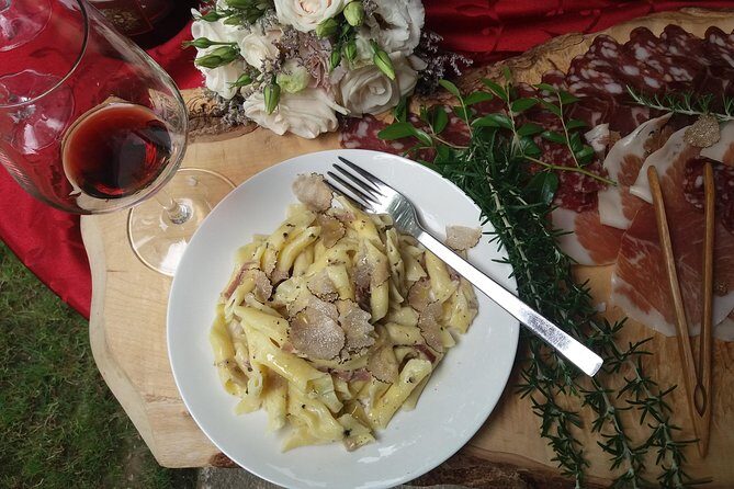 Istria - Truffles: Hunting & Cooking & Tasting, Slovenia - Training-dog hunting vs. a fantasy search: what this really teaches you