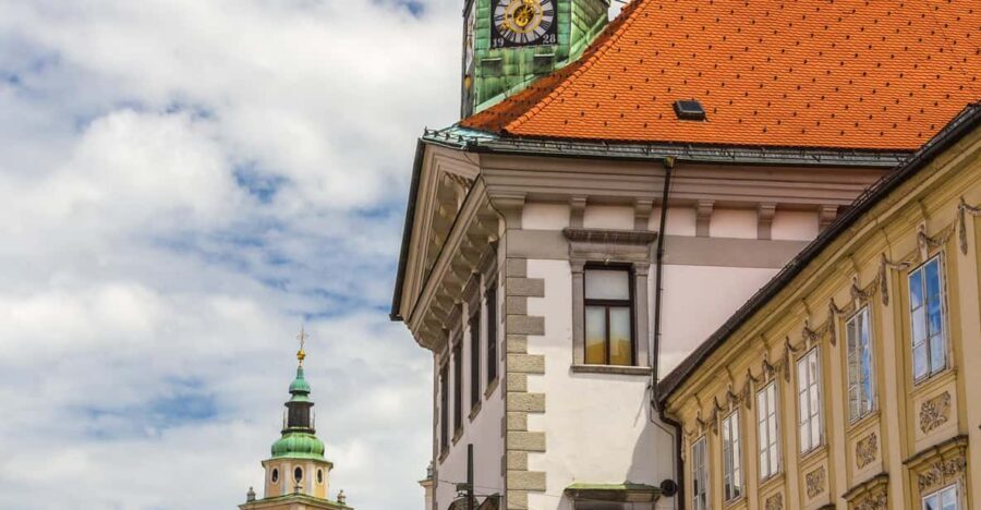 Ljubljana: 2h walking tour with local guide - Križanke, New Square, and the Old Town threading effect