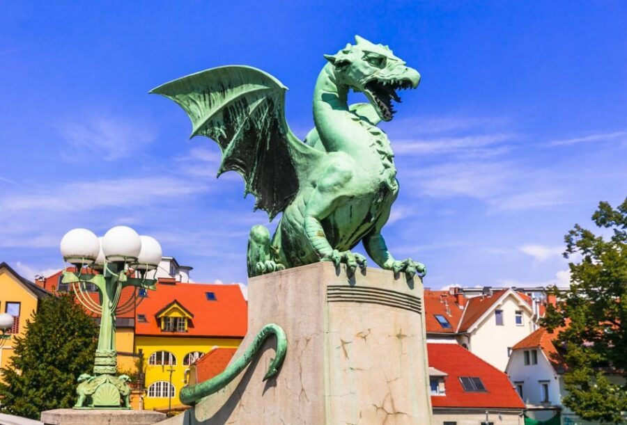 Ljubljana: 2h walking tour with local guide - Dragon Bridge and the Butcher’s Bridge story you can actually remember