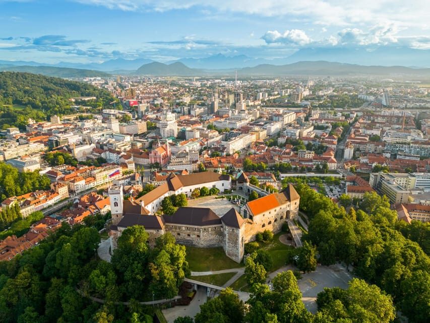 Ljubljana: 2h walking tour with local guide - Quick tips for making the most of the 2-hour route