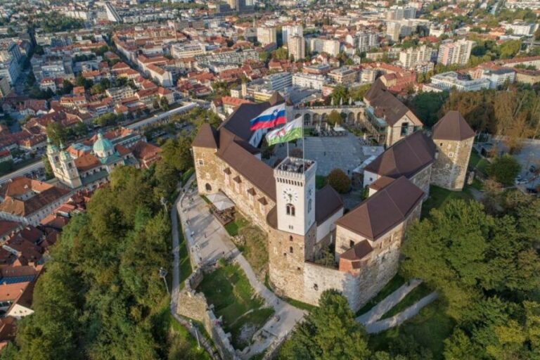 Ljubljana: Castle Entry Ticket with Optional Funicular Ride - Castle Hill access: funicular ride or your own legs