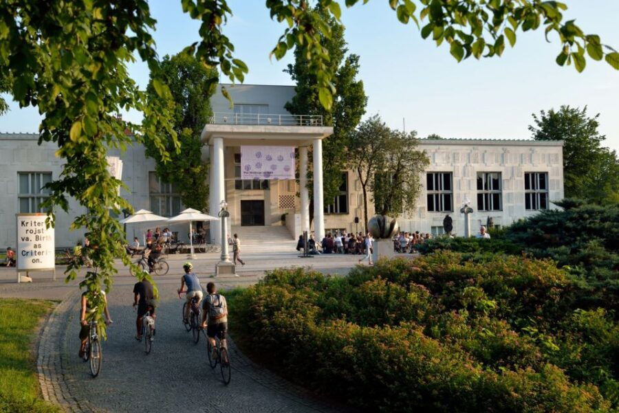 Ljubljana: City Card - Guided city tour: how it helps you explore without getting lost