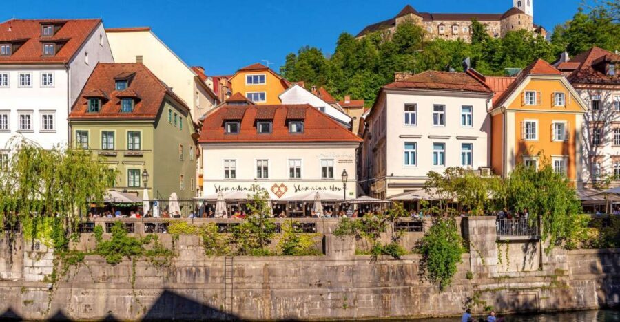 Ljubljana: Guided Walk & Funicular Ride to Ljubljana Castle - Why this combo works: Old Town walk plus Ljubljana Castle viewpoints