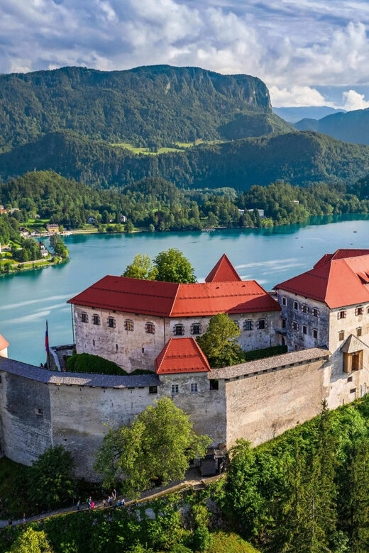 Ljubljana: Lake Bled, Postojna Cave, and Predjama Day Tour - Key moments that make this day tour work