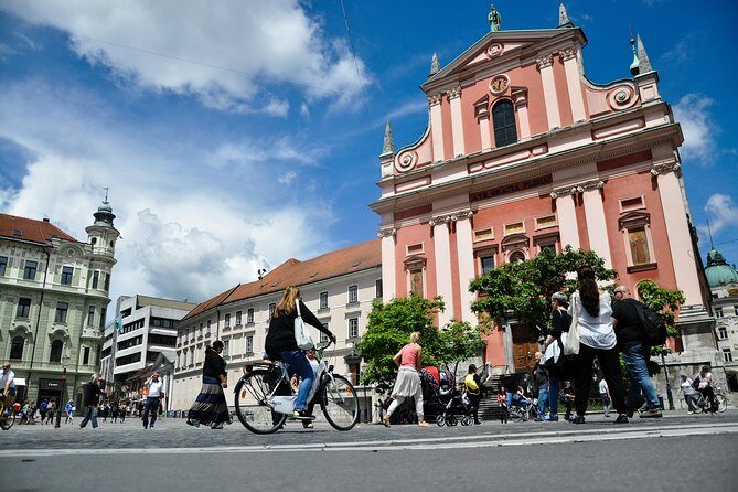 Ljubljana private walking tour with a local - Meeting Point, Timing, and How the 2-Hour Loop Works