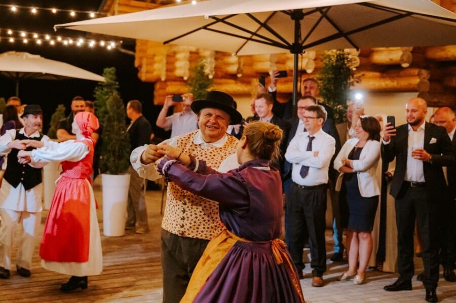 Ljubljana: Traditional Slovenian Dinner and Show - Traditional Games: Pouštertanc and the Hat Game