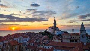 Piran: Walking Tour with Local Wine and Food Tasting - Tartini Square to old-town lanes: the walk begins with real orientation