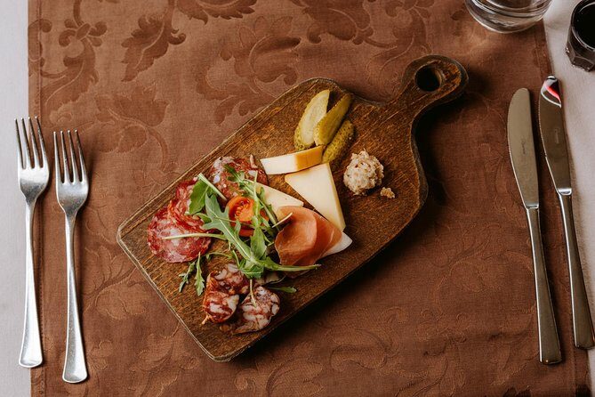 Traditional Slovenian Dinner and Show - Nazorjeva ulica 8: the fast start that sets the mood