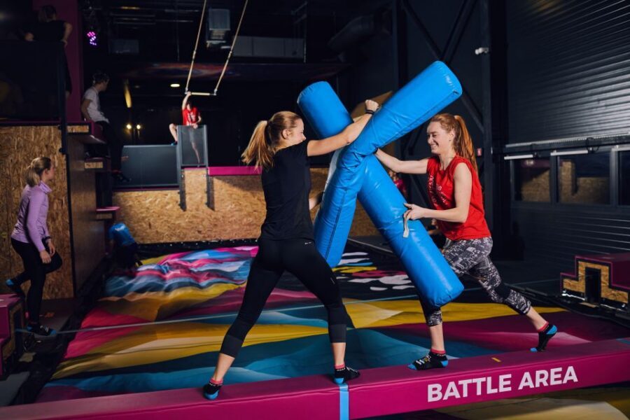 Woop! Fun park with 21 attractions - Jumping games: dodgeball and cage-ball for bursts of team energy